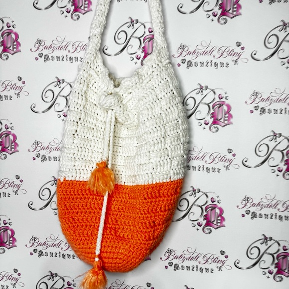 Tote handmade puff tassle Pom Pom Orange and White Crochet Shoulder Bag - Picture 5 of 10